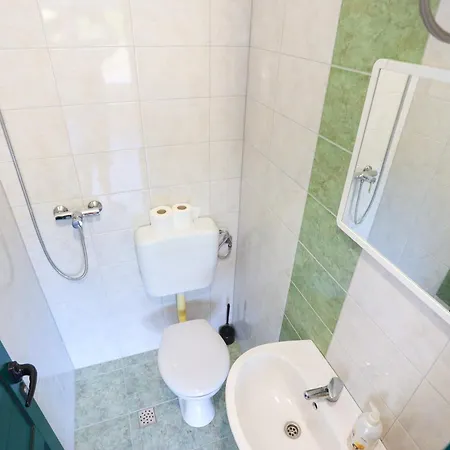 Secluded With Pool And Hot Tub Feriehus Lecevica